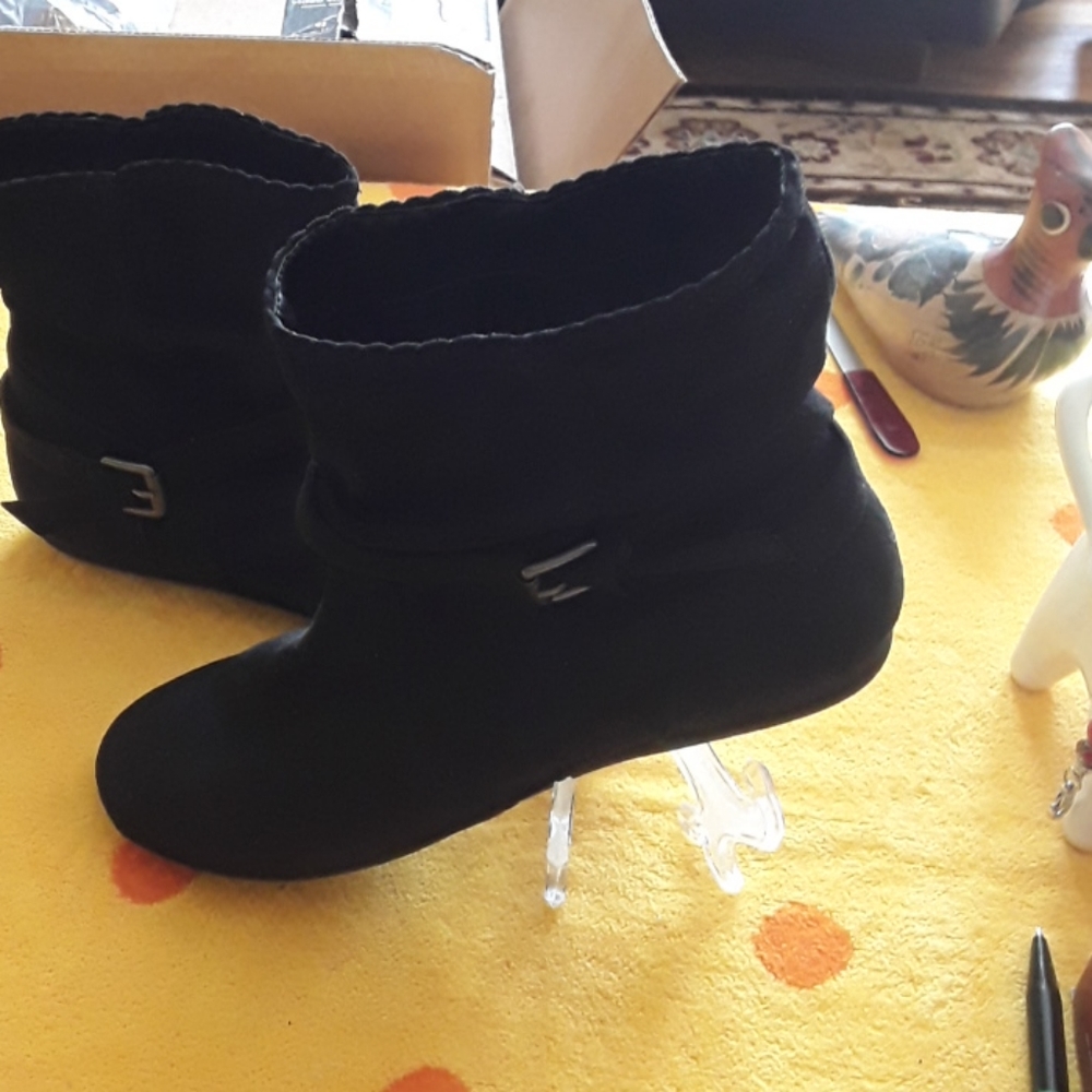 SLOUCH BOOTS   NEW NO TAGS